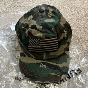 Funky Camo flag hat new in bag never worn